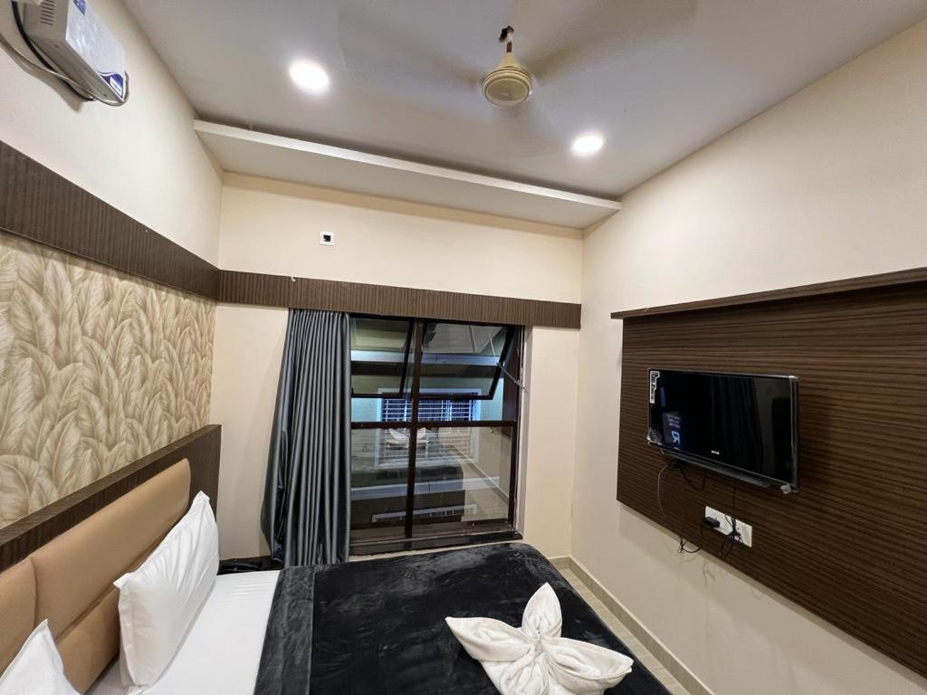 The Park Avenue Hotel - Business Class Hotel Near Central Railway Station Chennai Periyamet Exteriör bild