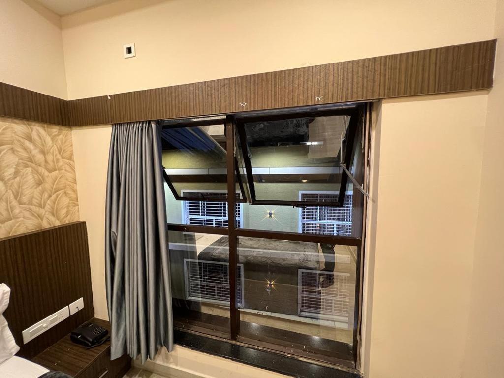 The Park Avenue Hotel - Business Class Hotel Near Central Railway Station Chennai Periyamet Exteriör bild