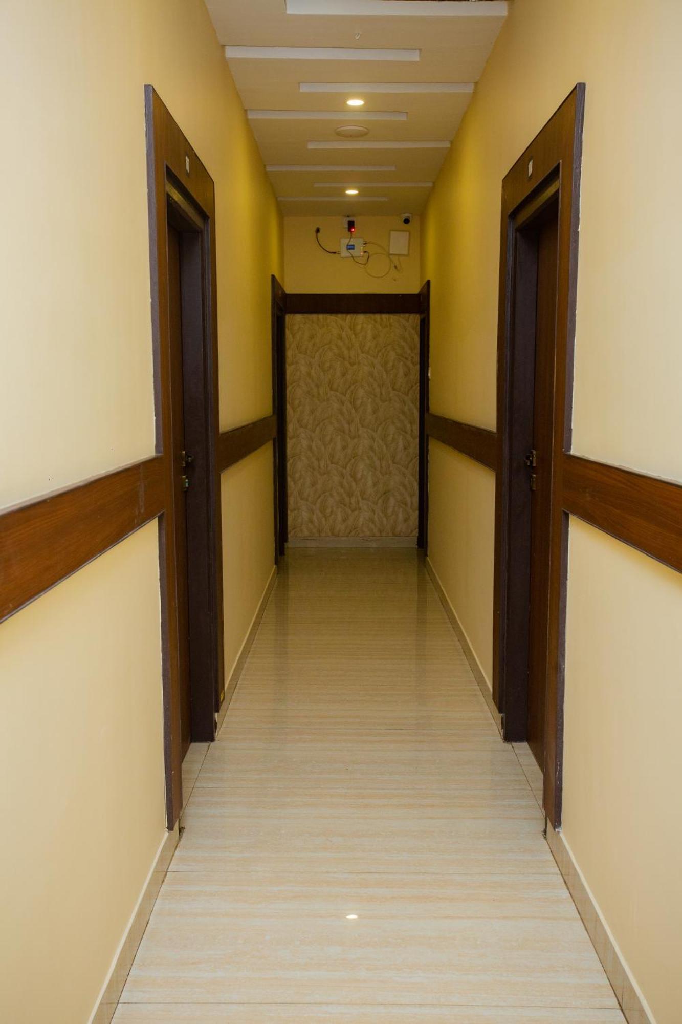 The Park Avenue Hotel - Business Class Hotel Near Central Railway Station Chennai Periyamet Exteriör bild