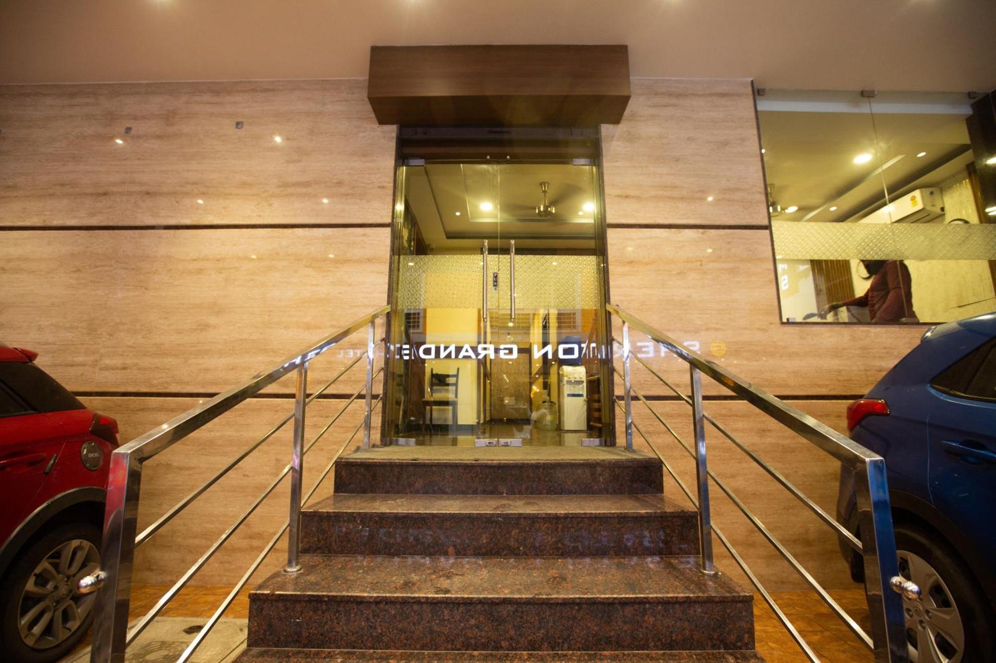 The Park Avenue Hotel - Business Class Hotel Near Central Railway Station Chennai Periyamet Exteriör bild