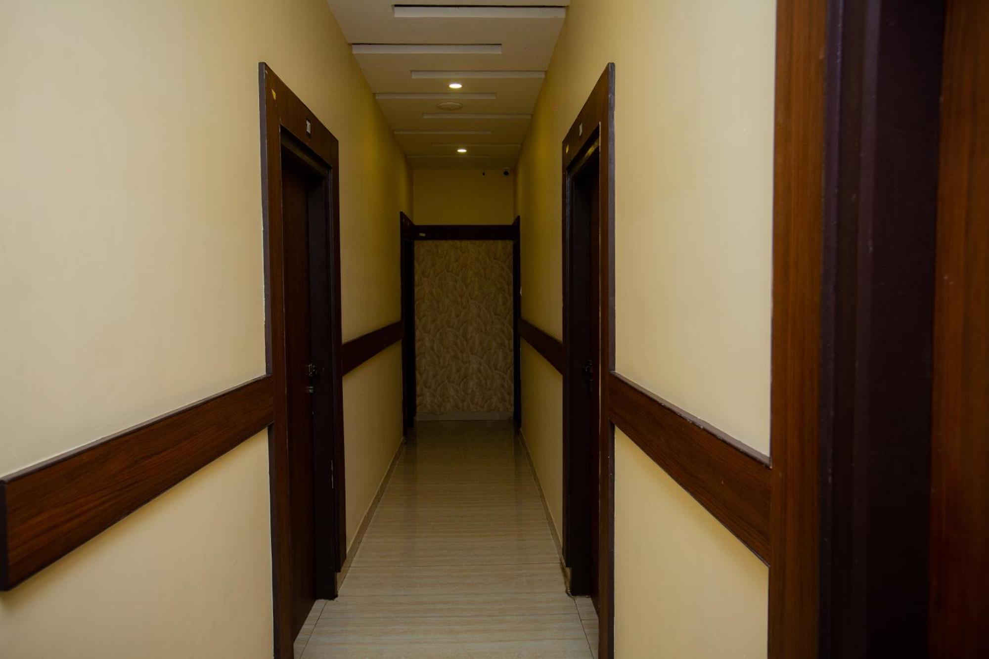 The Park Avenue Hotel - Business Class Hotel Near Central Railway Station Chennai Periyamet Exteriör bild