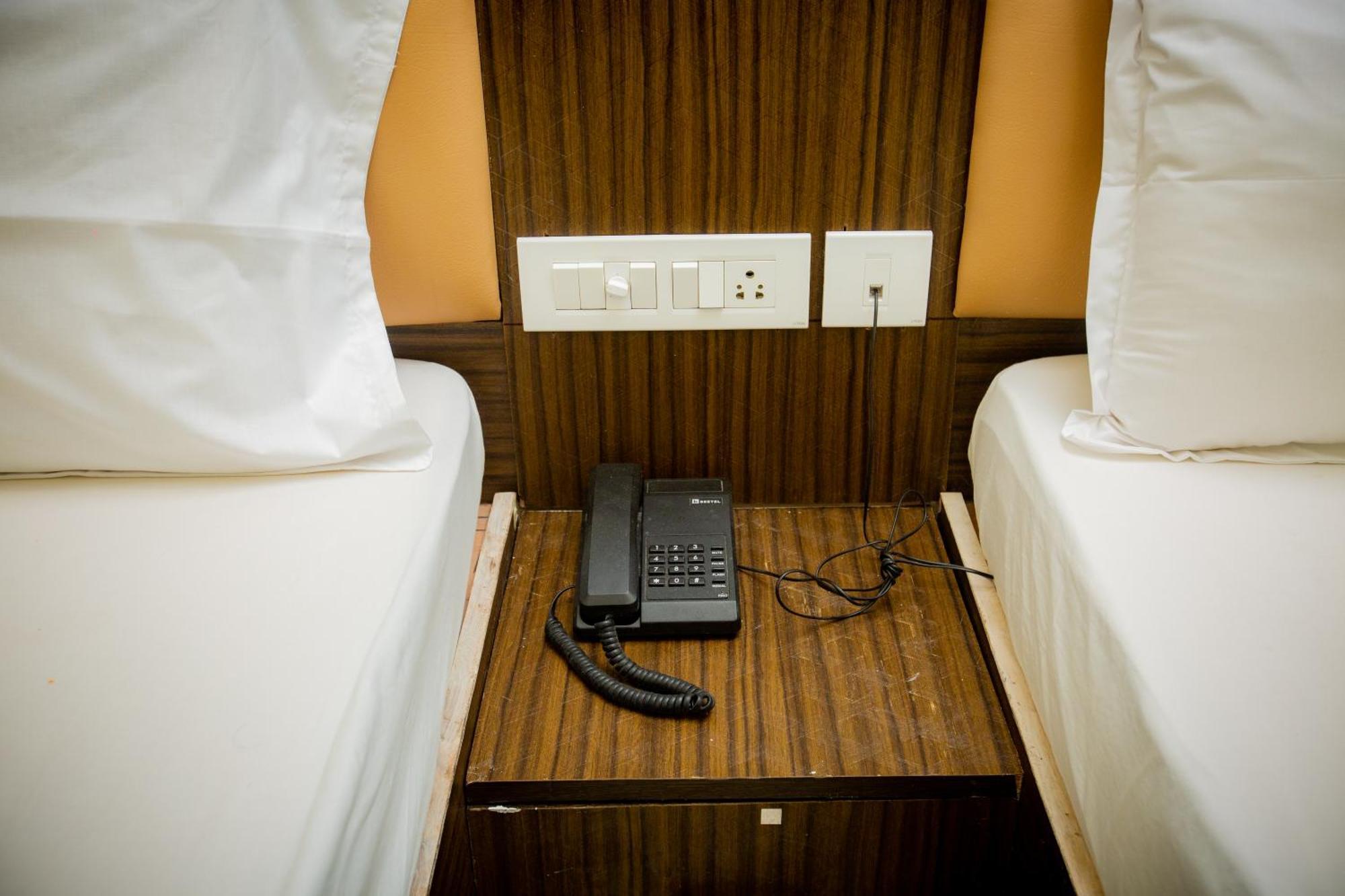 The Park Avenue Hotel - Business Class Hotel Near Central Railway Station Chennai Periyamet Exteriör bild