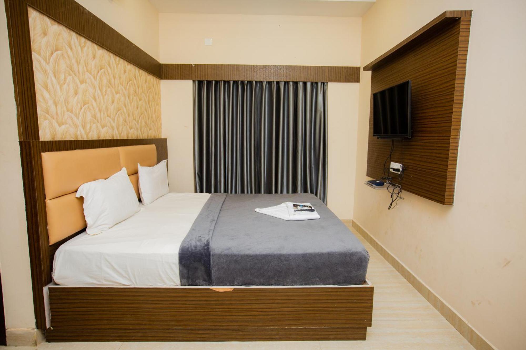 The Park Avenue Hotel - Business Class Hotel Near Central Railway Station Chennai Periyamet Exteriör bild