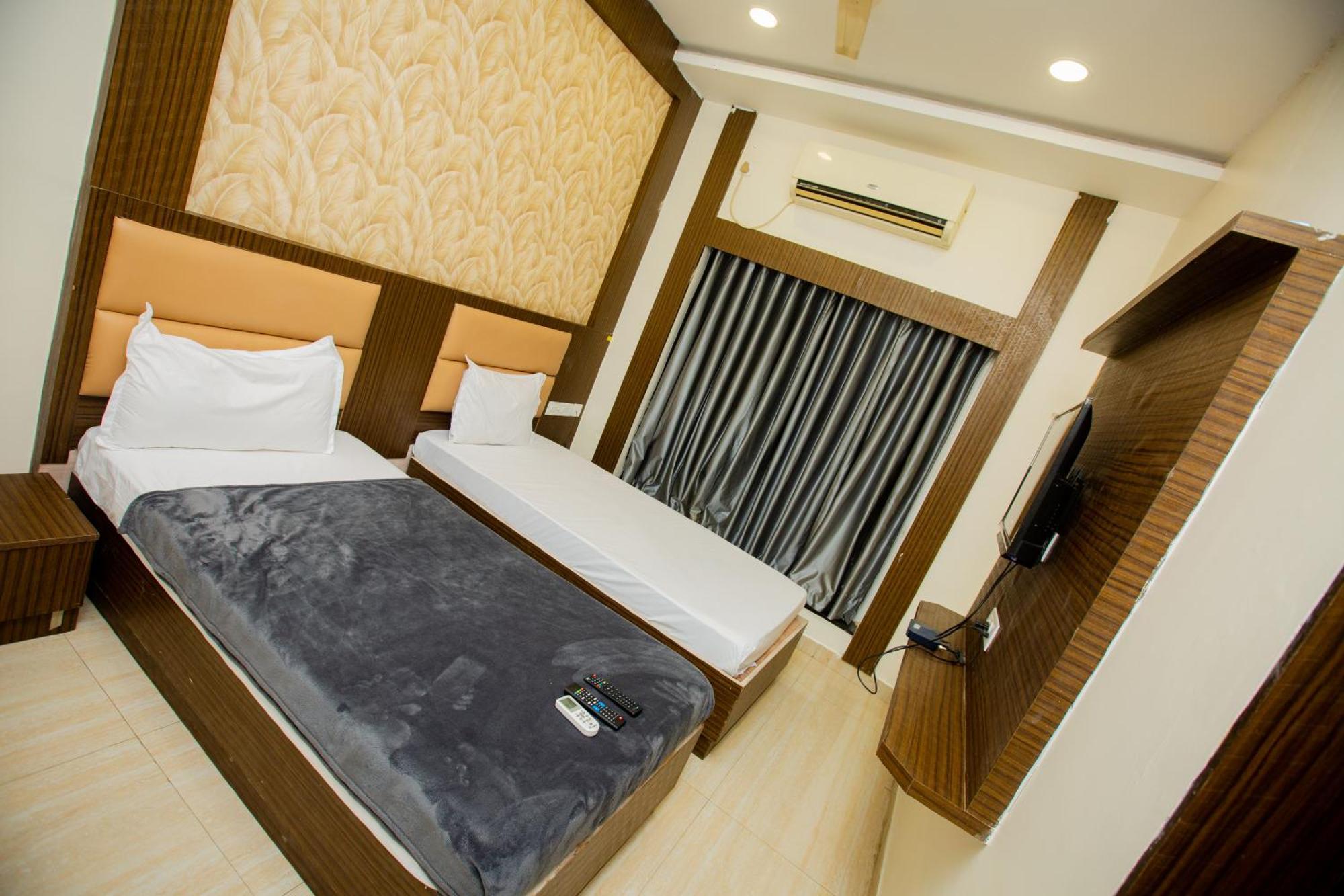The Park Avenue Hotel - Business Class Hotel Near Central Railway Station Chennai Periyamet Exteriör bild