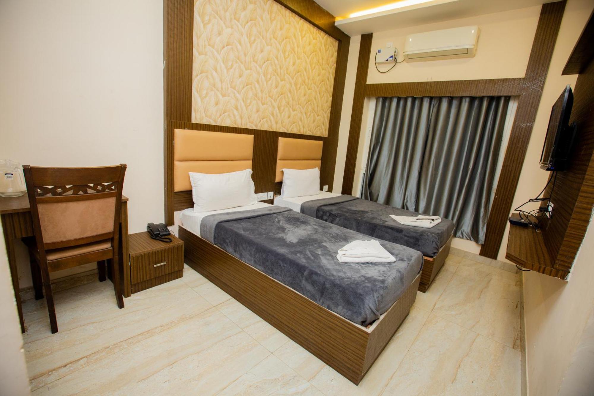 The Park Avenue Hotel - Business Class Hotel Near Central Railway Station Chennai Periyamet Exteriör bild