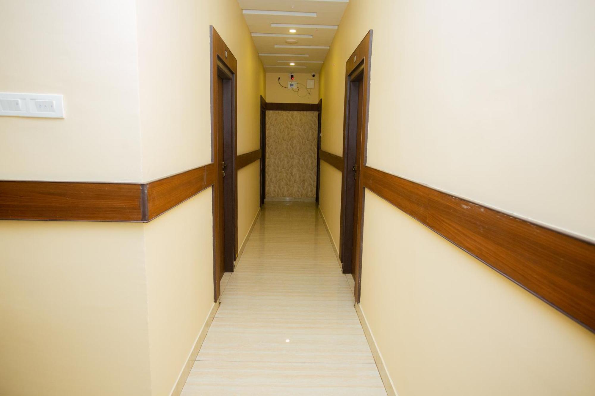The Park Avenue Hotel - Business Class Hotel Near Central Railway Station Chennai Periyamet Exteriör bild