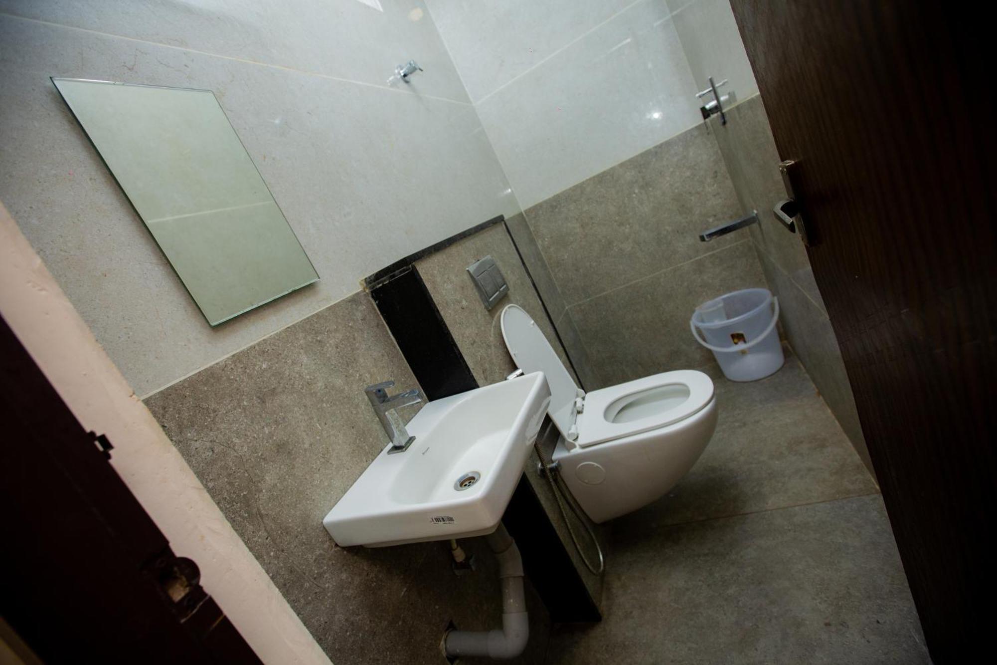 The Park Avenue Hotel - Business Class Hotel Near Central Railway Station Chennai Periyamet Exteriör bild