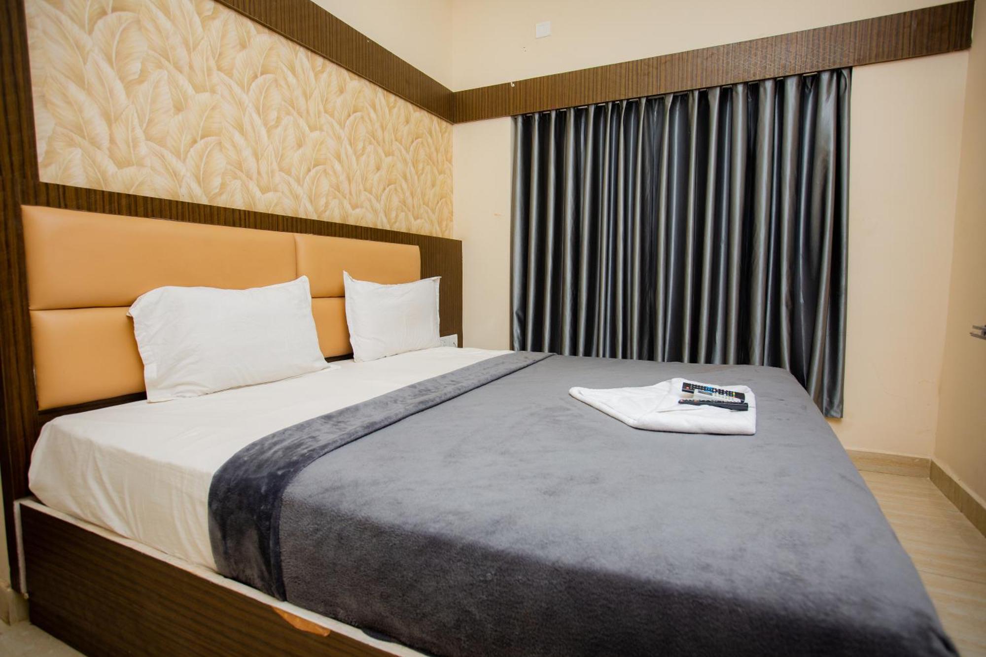 The Park Avenue Hotel - Business Class Hotel Near Central Railway Station Chennai Periyamet Exteriör bild