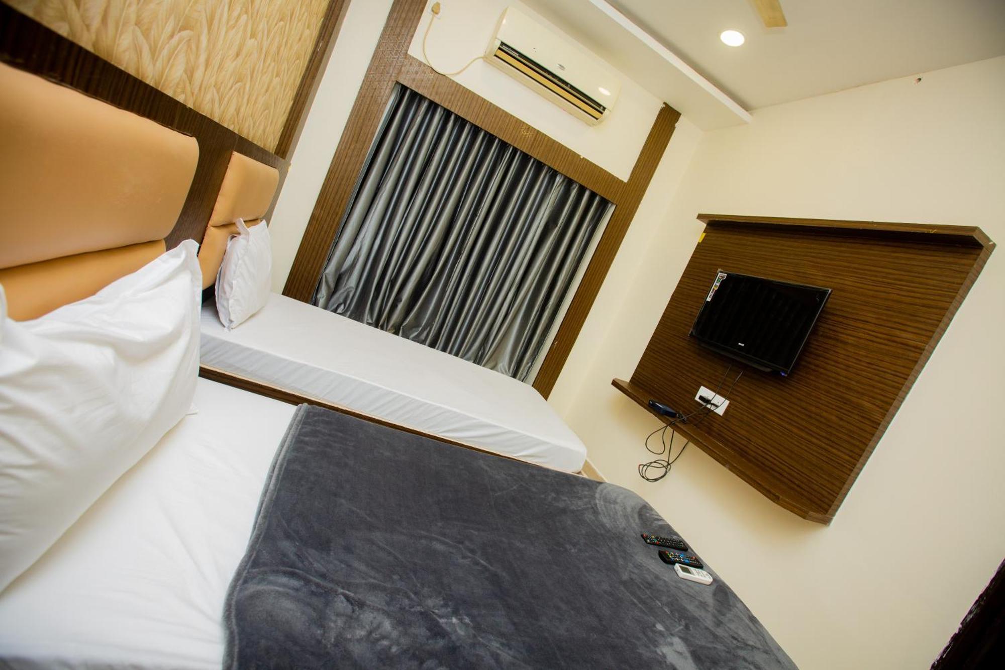 The Park Avenue Hotel - Business Class Hotel Near Central Railway Station Chennai Periyamet Exteriör bild