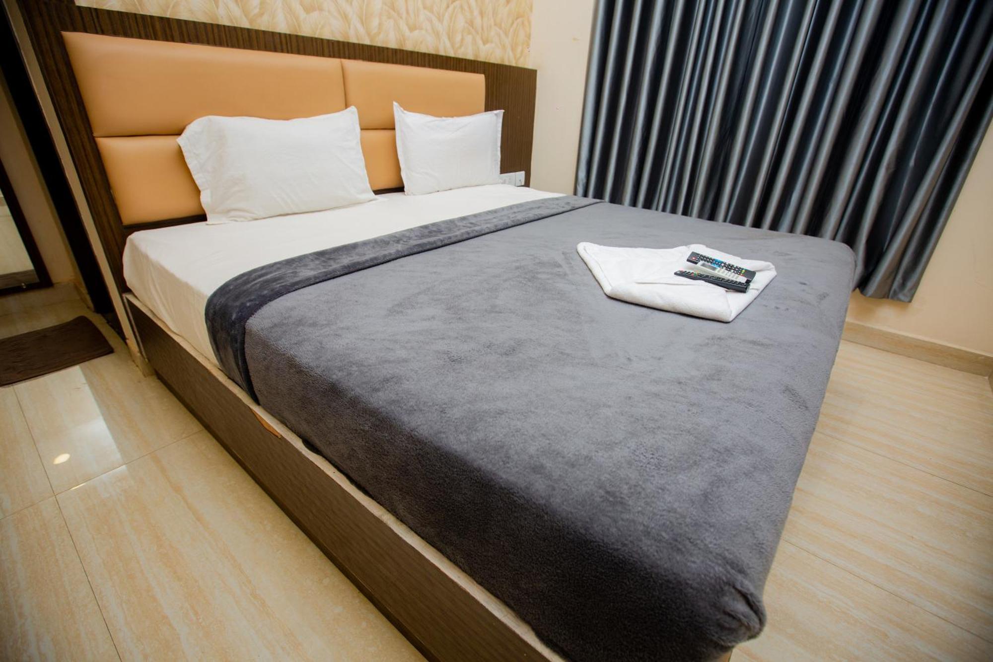 The Park Avenue Hotel - Business Class Hotel Near Central Railway Station Chennai Periyamet Exteriör bild